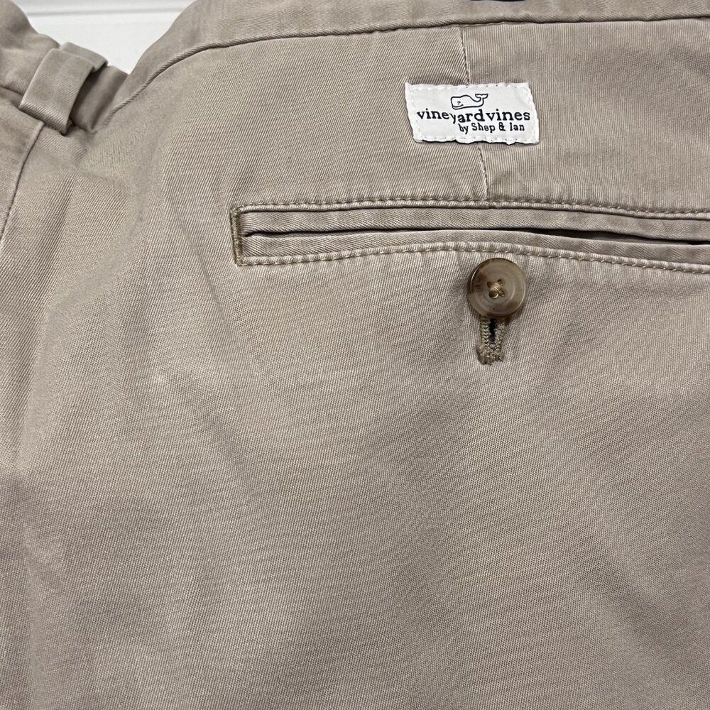 Vineyard Vines Men’s Breaker Shorts 35 Khaki Chino Casual Flat Front Preppy - Picture 6 of 7